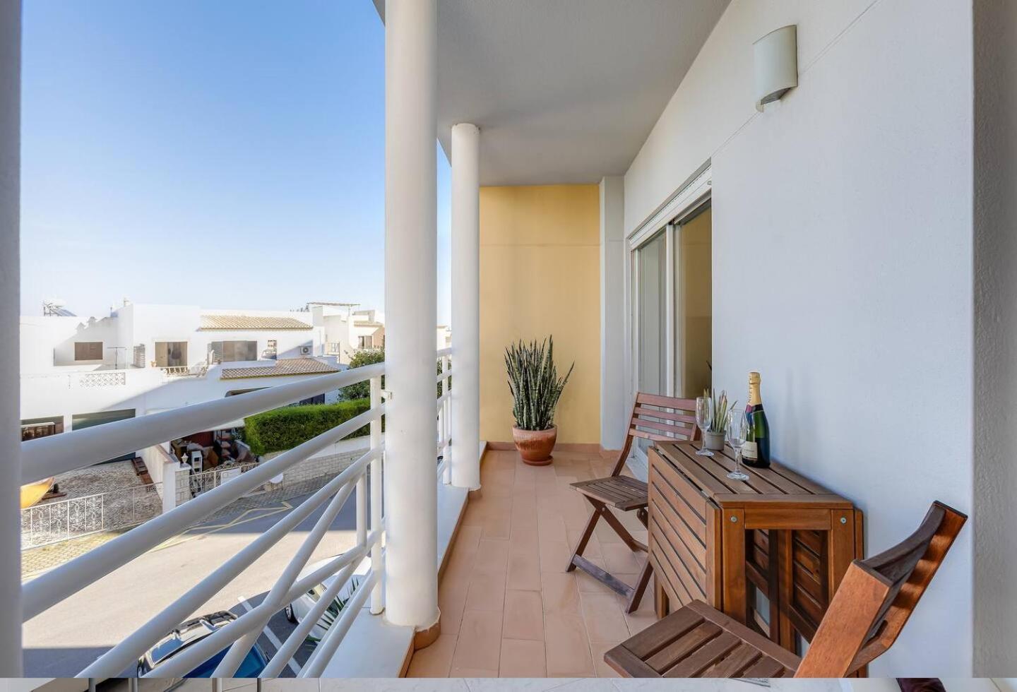 Lagos Beach Apartment * Lagos